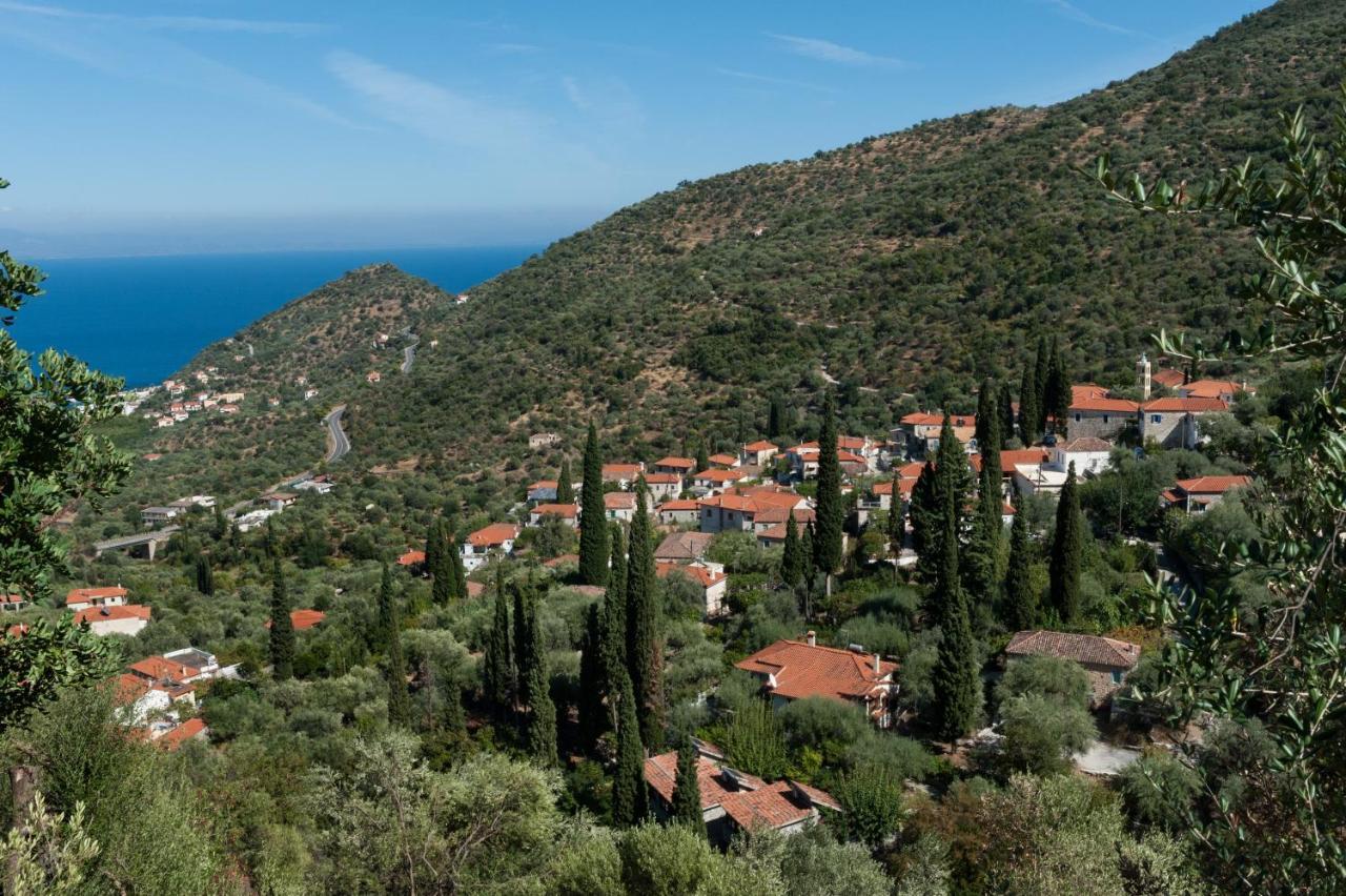 Studios Kyparissi & Spa Tirós Exteriér fotografie